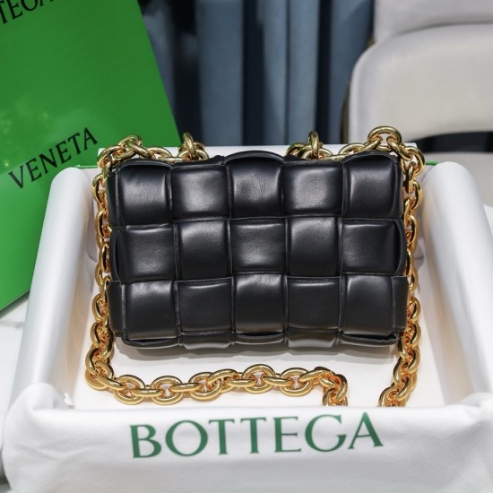 Bottega Veneta Chain Cassette 631421 Black