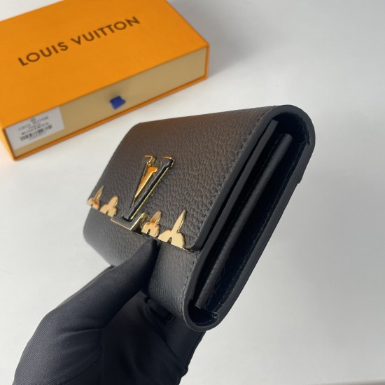 Louis Vuitton Capucines Wallet M64551